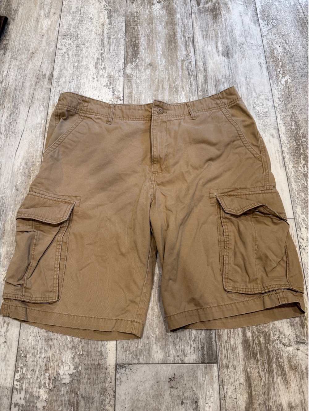 Old Navy Men’s 38 Khaki Cargo Shorts Tan Y2K Gorpcore Casual